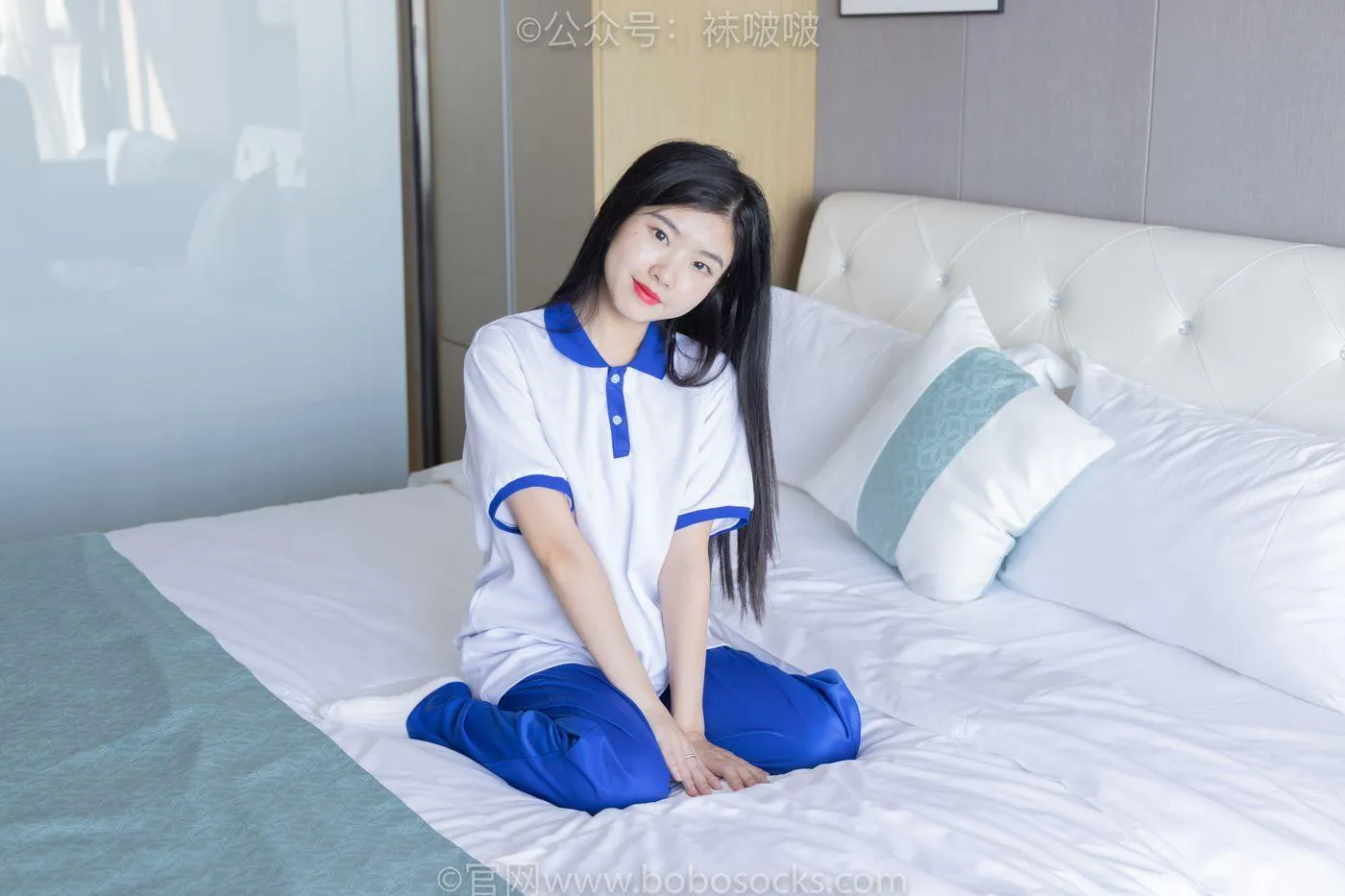 [BoBoSocks袜啵啵]NO.039 小奶熊-校服、vans帆布鞋、短白棉袜、裸足 [154P]插图6